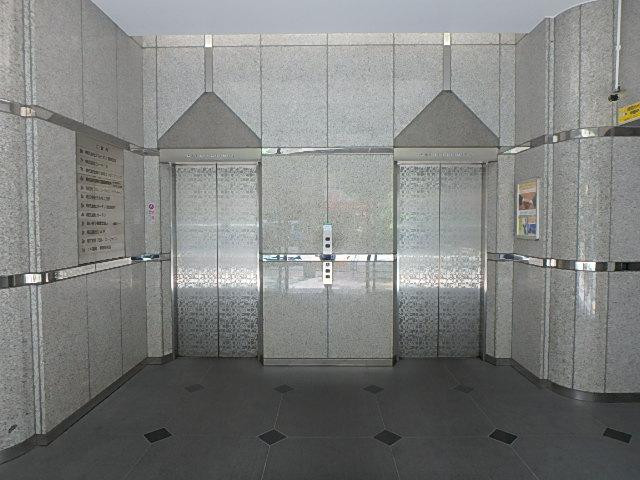 ヒューリック新宿御苑ビルホール①