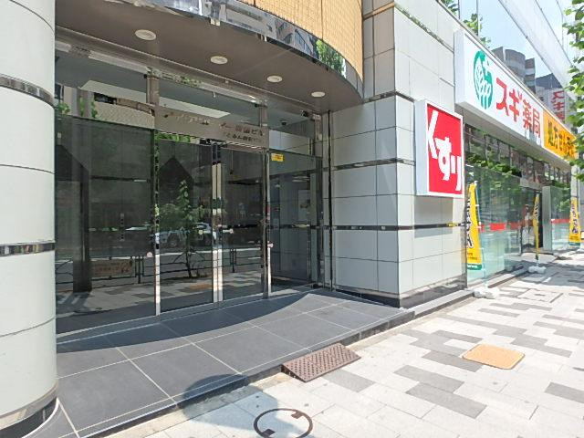 ヒューリック新宿御苑ビルエントランス①