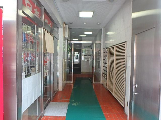 新宿鈴木ビルＡ館エントランス②