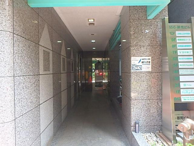 １５６御苑ビルエントランス②