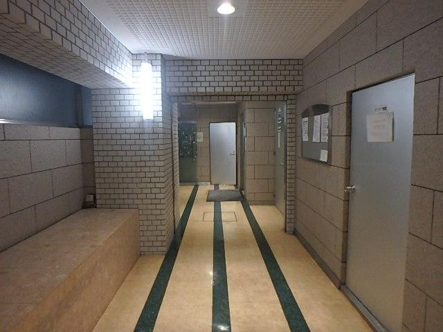エレメンツ新宿ビルホール①
