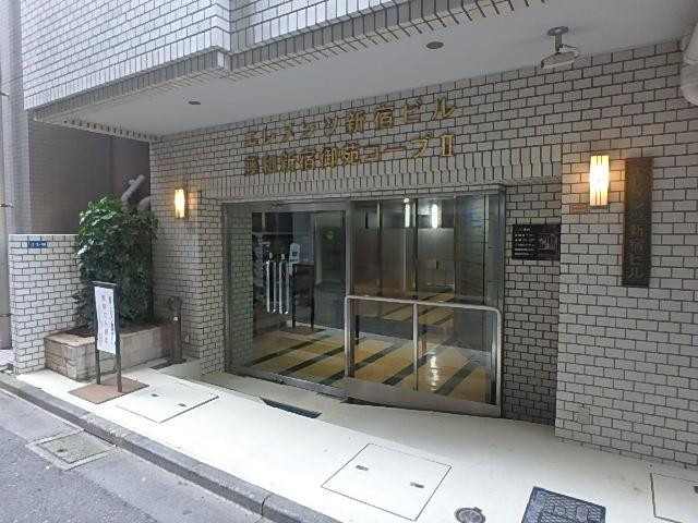 エレメンツ新宿ビルエントランス③