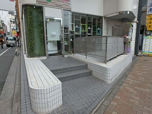 新宿土地建物第１０ビルエントランス①