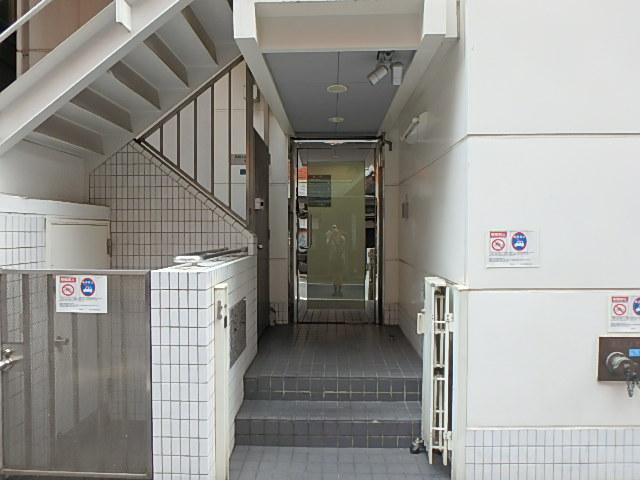 新宿土地建物第１０ビルエントランス②