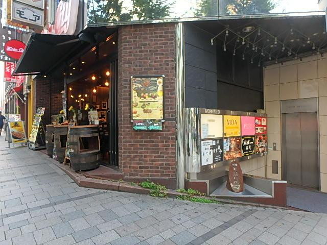 新宿モアビルエントランス①