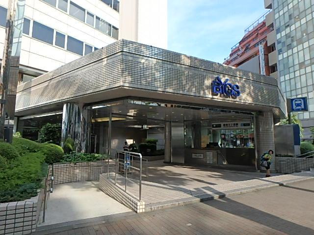 ビッグス新宿ビルエントランス①