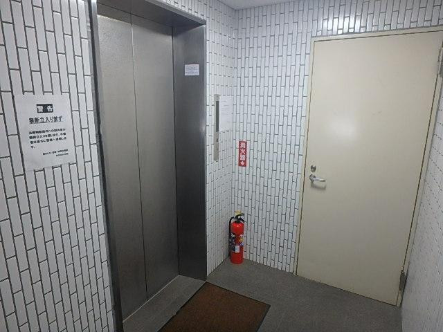 横山ビルホール②