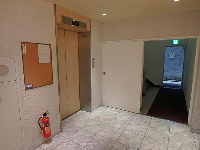 レイフラット新宿ホール③