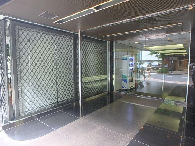 さわだビルエントランス②