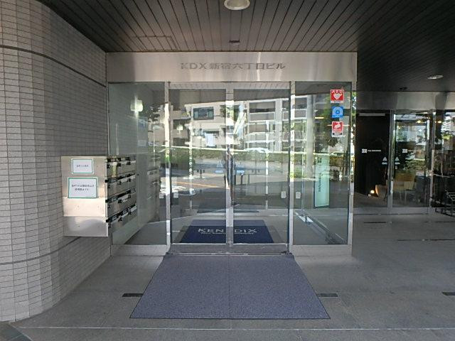 ＫＤＸ新宿６丁目ビルエントランス②