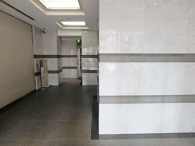 京王新宿３２１ビルホール①