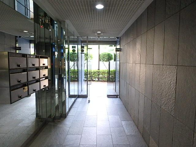 岩本和裁ビルホール③