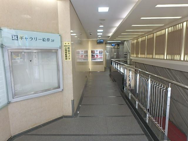 ホール①