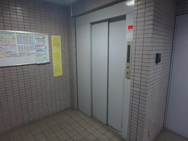 クインズコート新宿ホール②