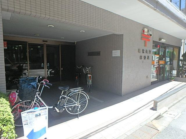 クインズコート新宿エントランス①
