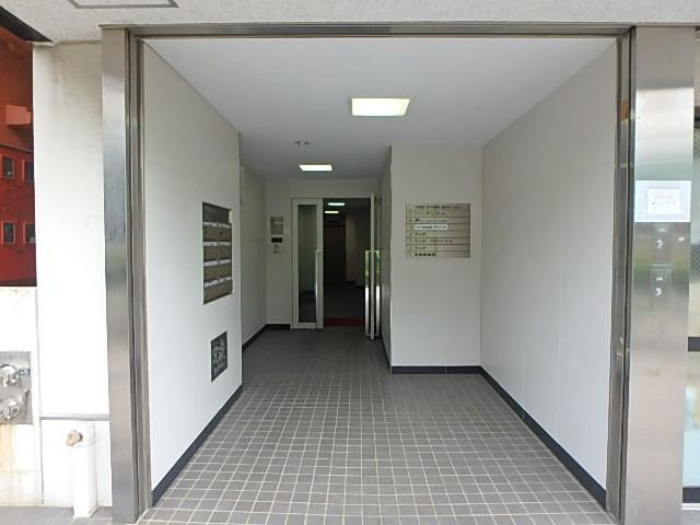 フォーシーズンビルアネックスエントランス②