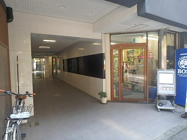 プライマリ新宿御苑ビルエントランス①