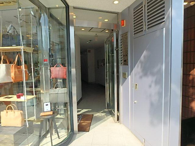 都里一ビルエントランス②