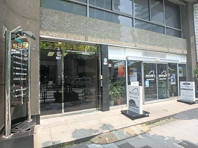 太田紙興新宿ビルエントランス①
