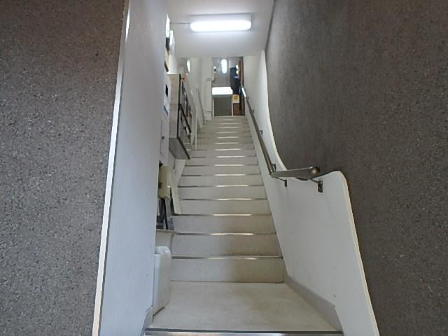 新宿Ｑビルホール①