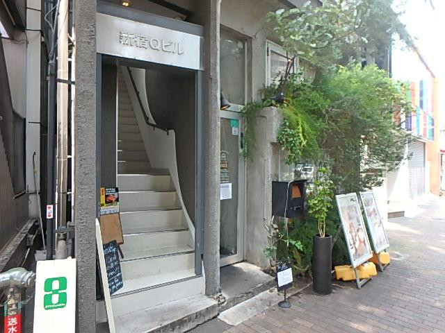 新宿Ｑビルエントランス①