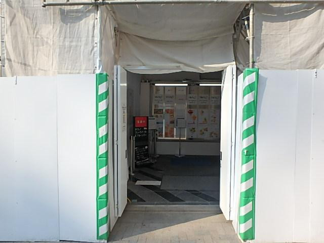 新宿高野ビルエントランス①