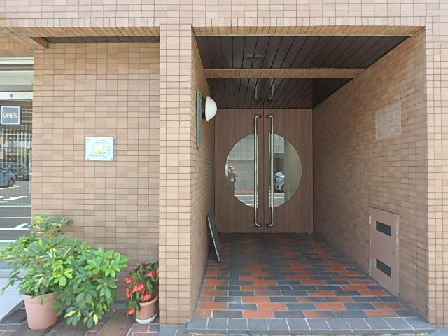 アゼリアビルエントランス③