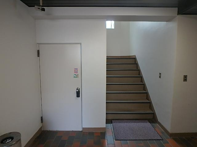 アゼリアビルホール②