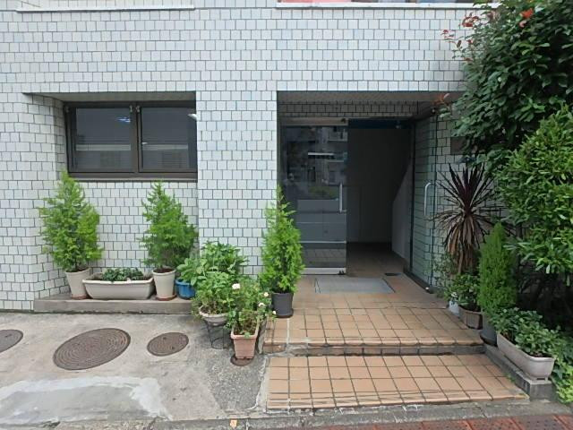 小宮山ビルエントランス②
