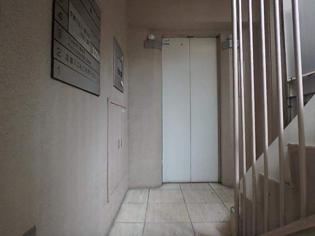 煉瓦塔ビルホール①