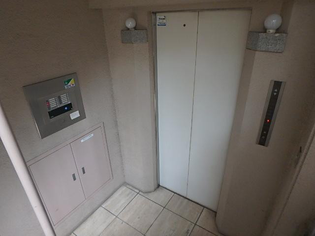 煉瓦塔ビルホール②