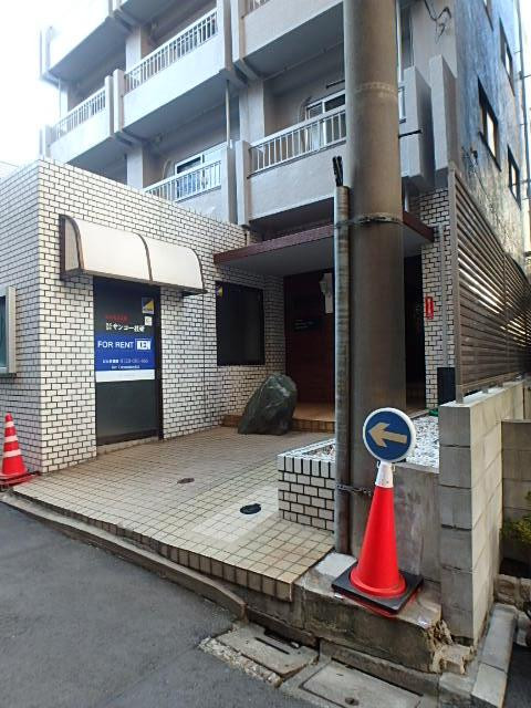 メイゾン神楽坂エントランス①