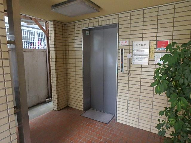 臼井ビルホール②