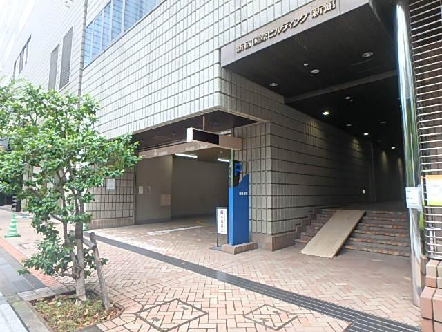 新宿国際ビルディング新館／ヒルトン東京　オフィス棟エントランス①