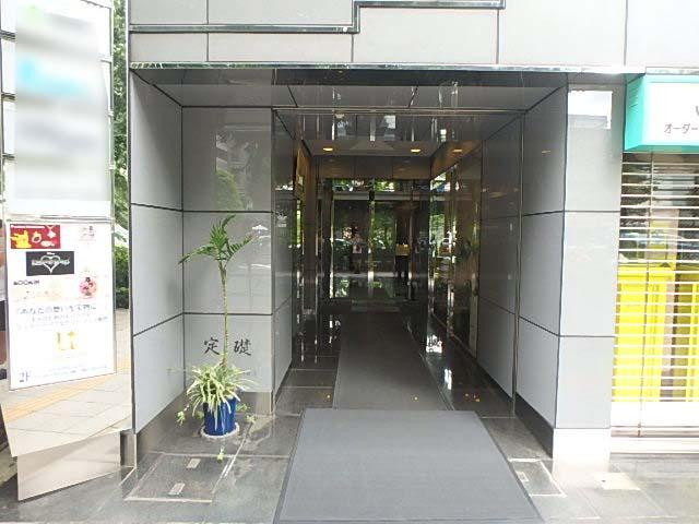 西新宿小出ビルエントランス②
