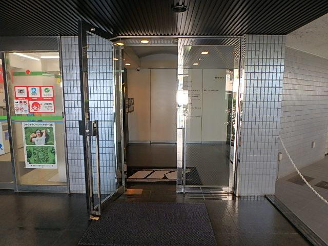 西新宿ＩＫビルエントランス②