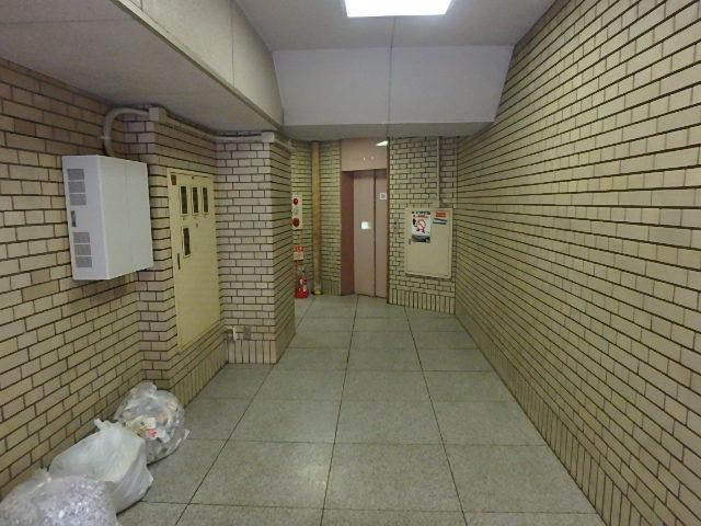 平田ビル（弐号館）ホール①