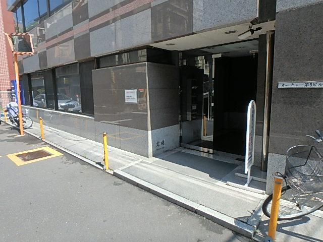 オーチュー第５ビルエントランス①