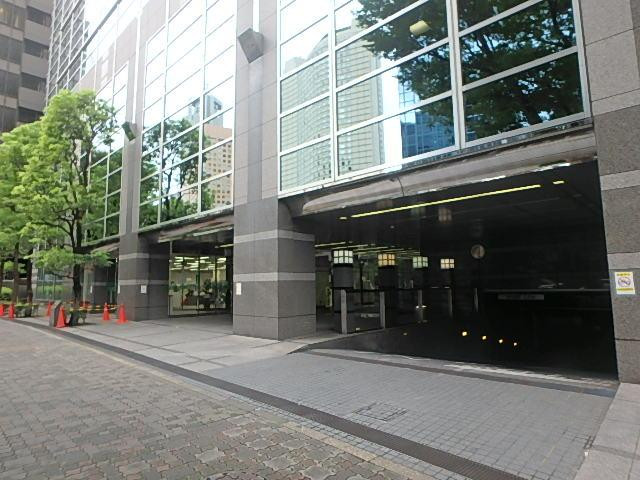 西新宿パークウエストビルエントランス①