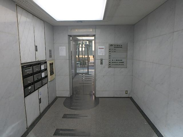 ホール①