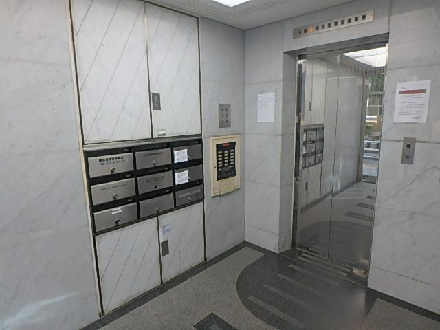 ホール②