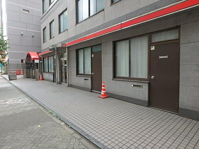 ＳＫビル　Ｂ棟エントランス③