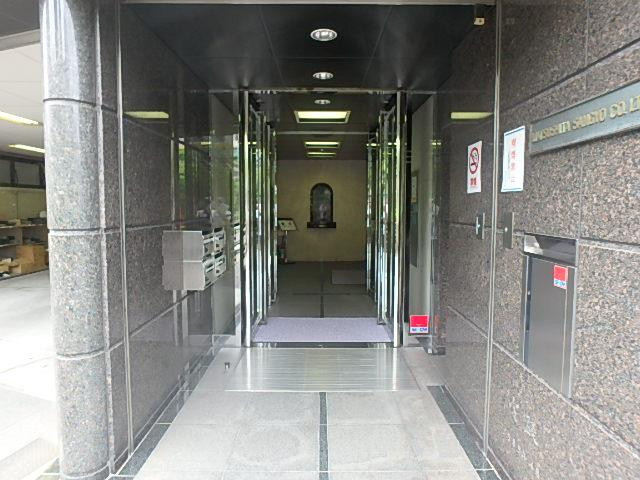 松下産業本社ビルエントランス②