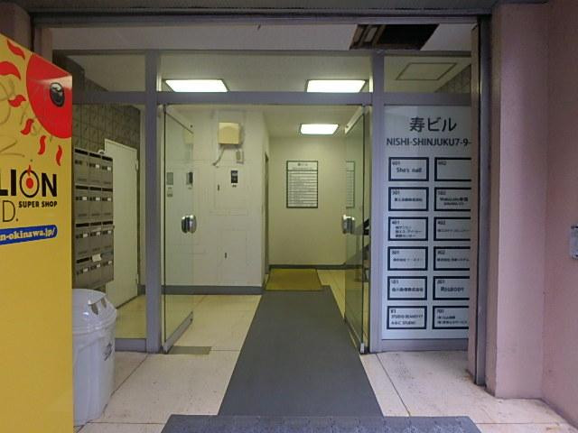 寿ビルエントランス②