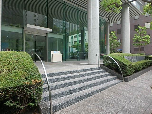 新宿ファーストウエストエントランス①