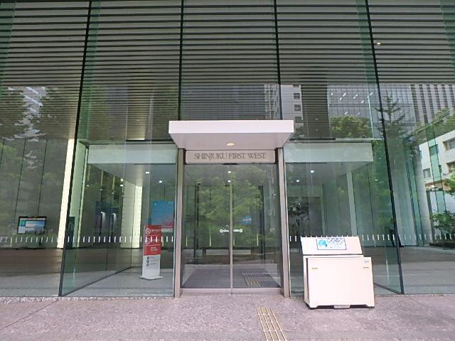 新宿ファーストウエストエントランス②