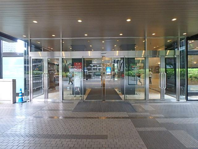 新宿三井ビルディングエントランス②