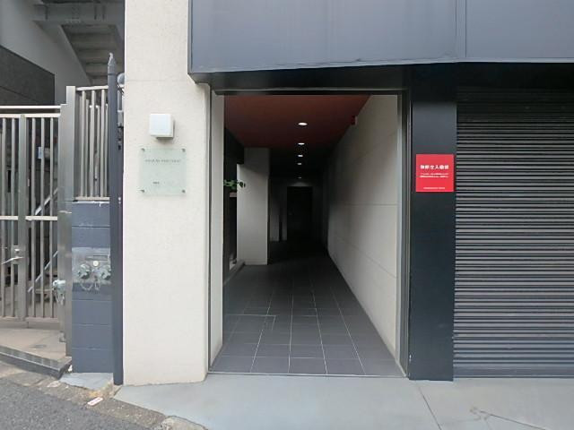 新宿ＷＥＳＴ　ＣＯＵＲＴエントランス②
