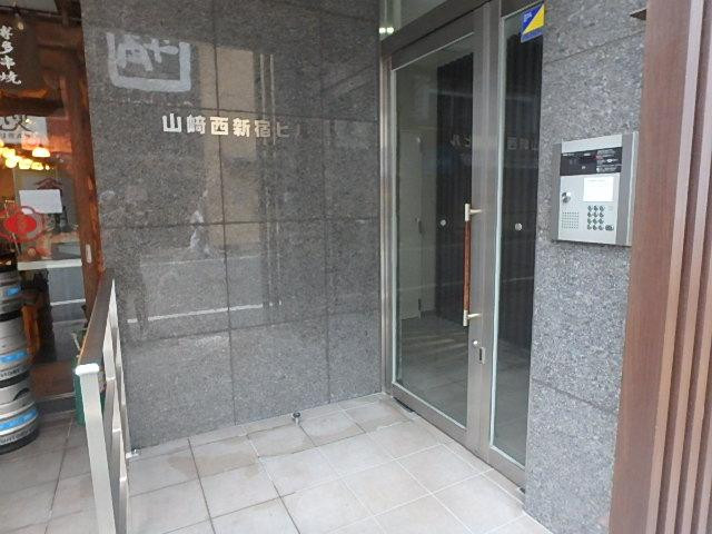 山崎西新宿ビルホール①
