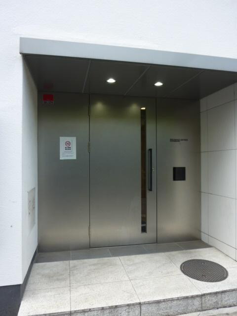 クロスオフィス新宿エントランス②